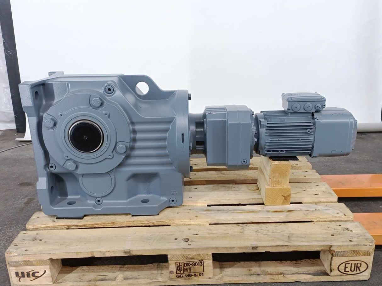 SEW-EURODRIVE  KA107BR77DRN90L4/BE2 1,5kW Gearmotor. i=904