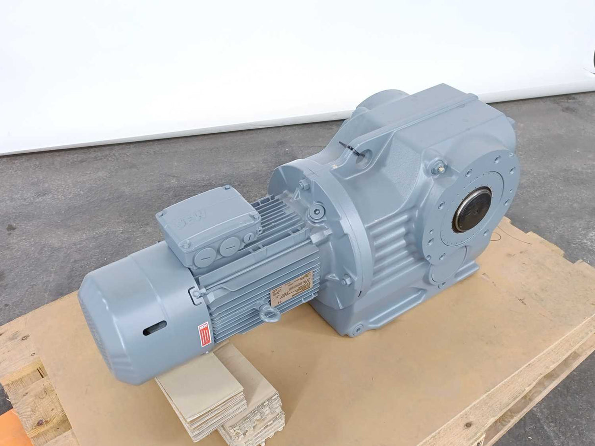 SEW-EURODRIVE  KA97DRN100L4/BE5 3kW Gearmotor. i=176,05