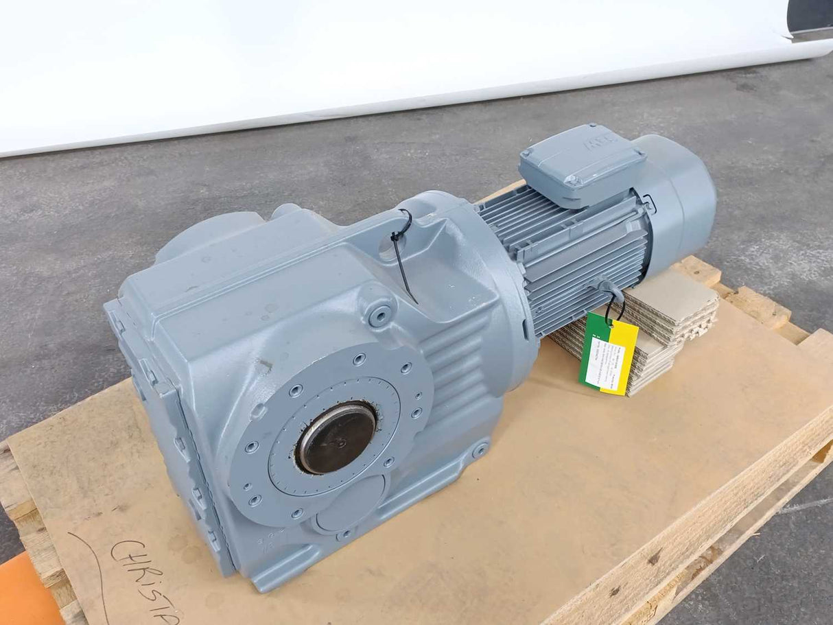 SEW-EURODRIVE  KA97DRN100L4/BE5 3kW Gearmotor. i=176,05
