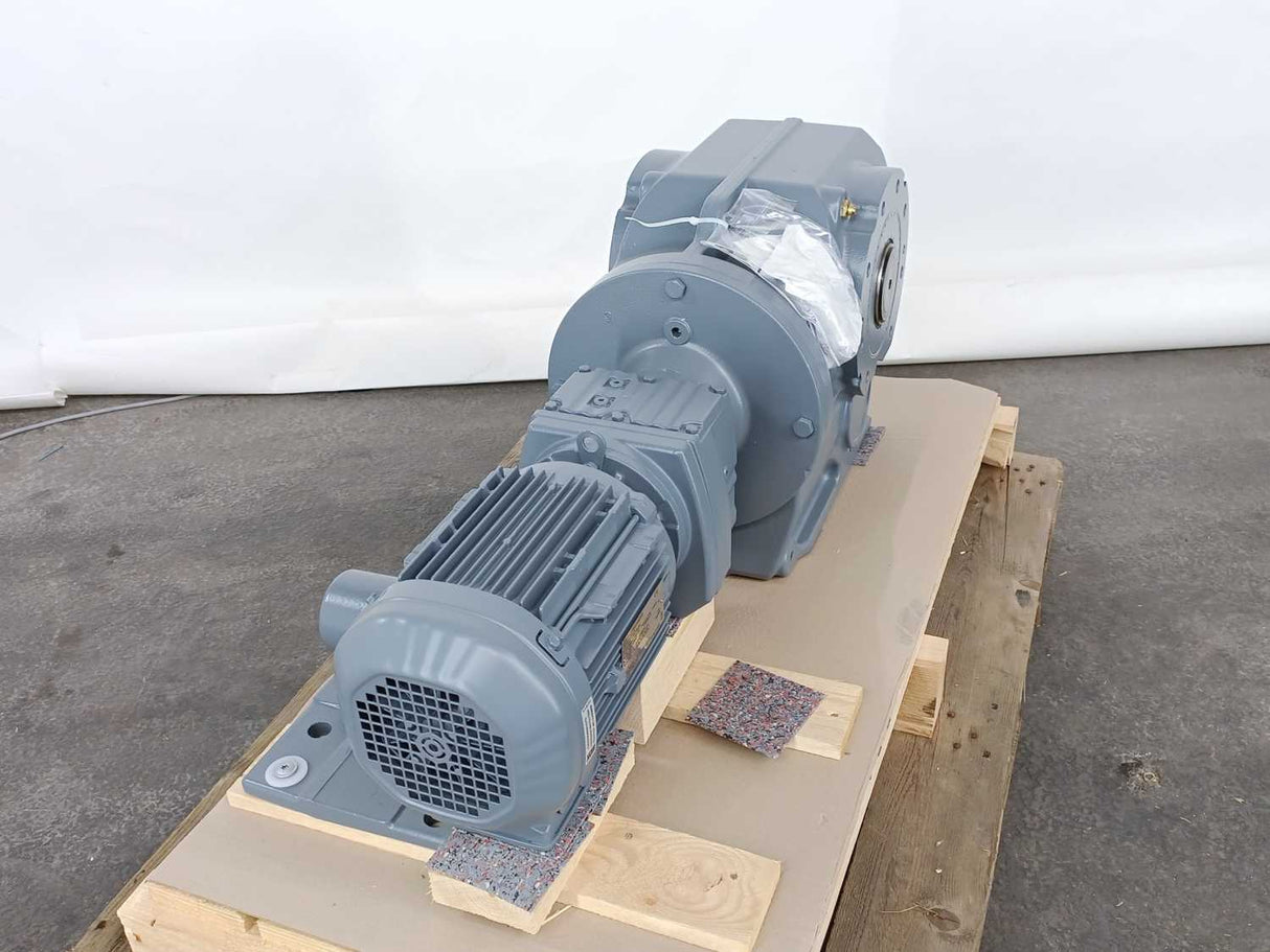 SEW-EURODRIVE  KA97/TR57DRN100LS4 2,2kW Gearmotor. i=232