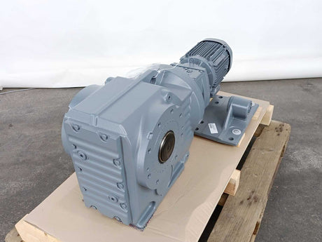SEW-EURODRIVE  KA97/TR57DRN100LS4 2,2kW Gearmotor. i=232