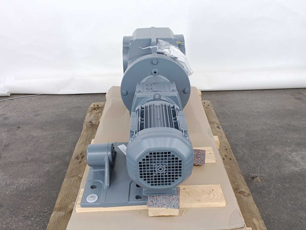 SEW-EURODRIVE  KA97/TR57DRN100LS4 2,2kW Gearmotor. i=232