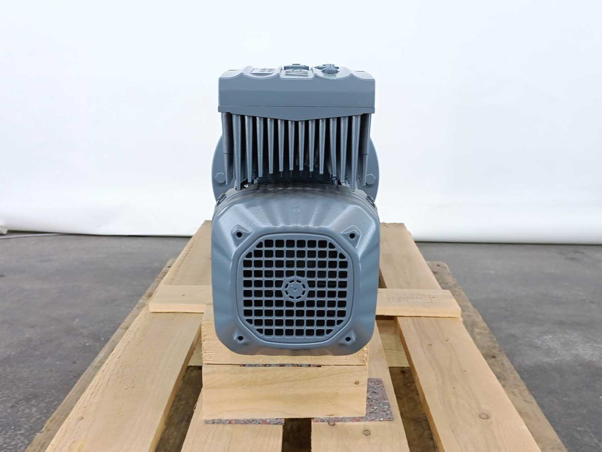 SEW-EURODRIVE  KA97R57DRN90L4/MM15 1,5kW Gearmotor. i=437