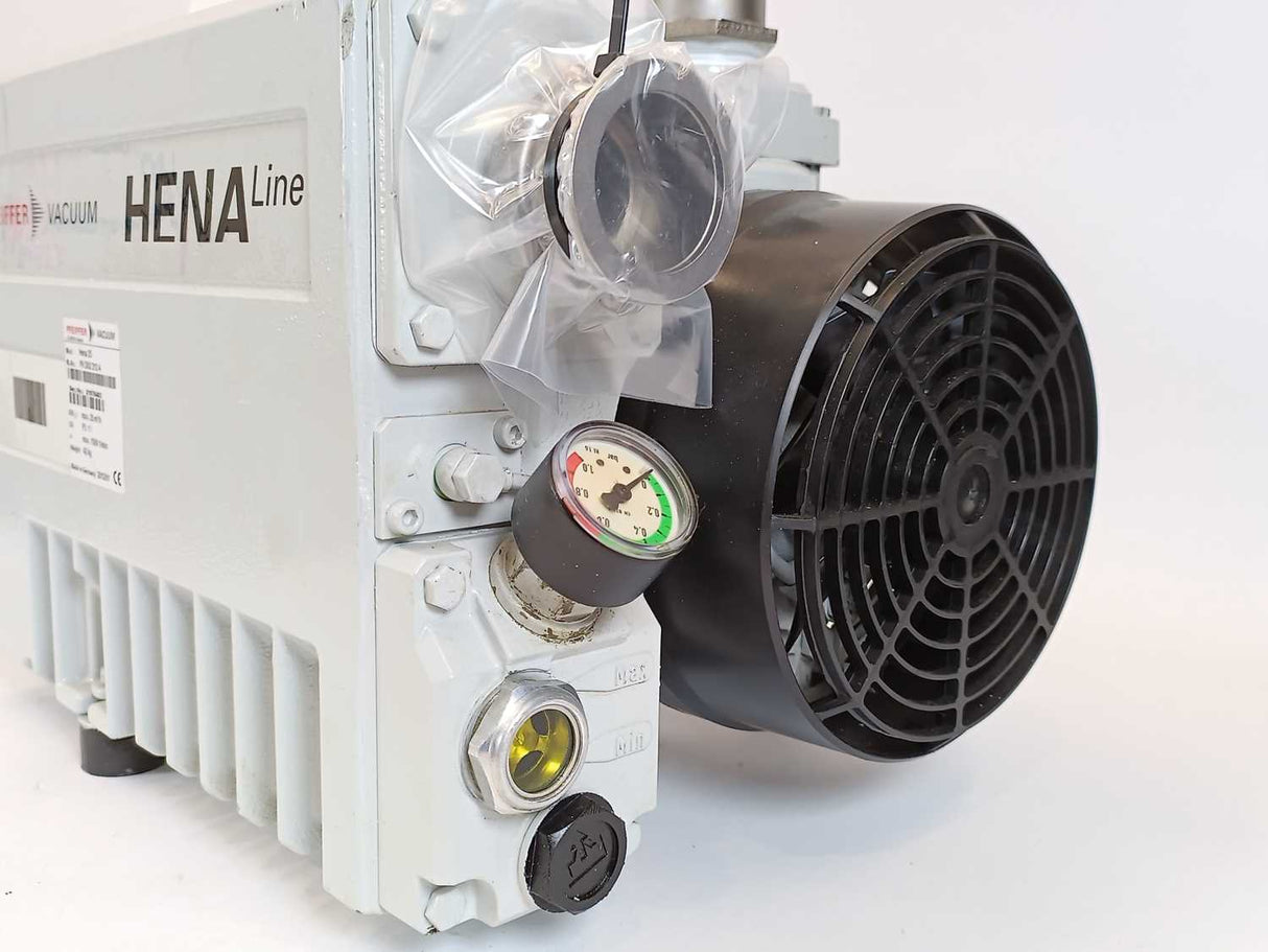 Pfeiffer Vacuum PK D02 212 A Hena 25 Rotary Vane Pump