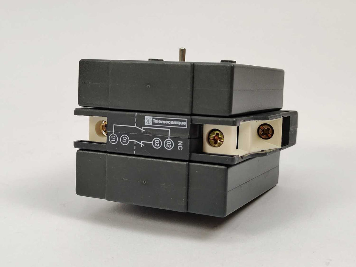 Schneider / Telemecanique LA9D11502 TeSys Deca mechanical interlock