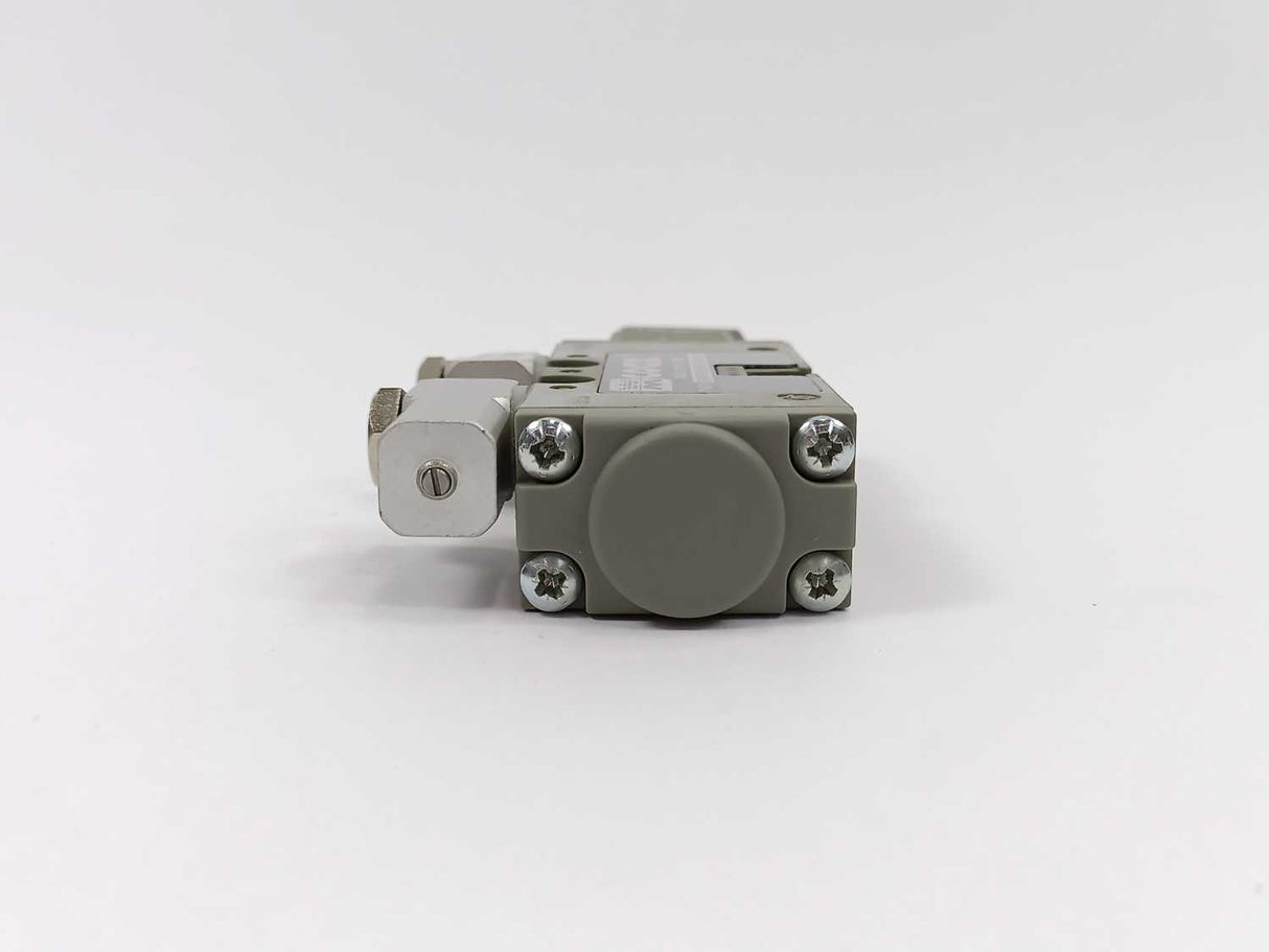 Bosch 0 820 022 986 Single Solenoid Valve w/ coil 1 824 210 291