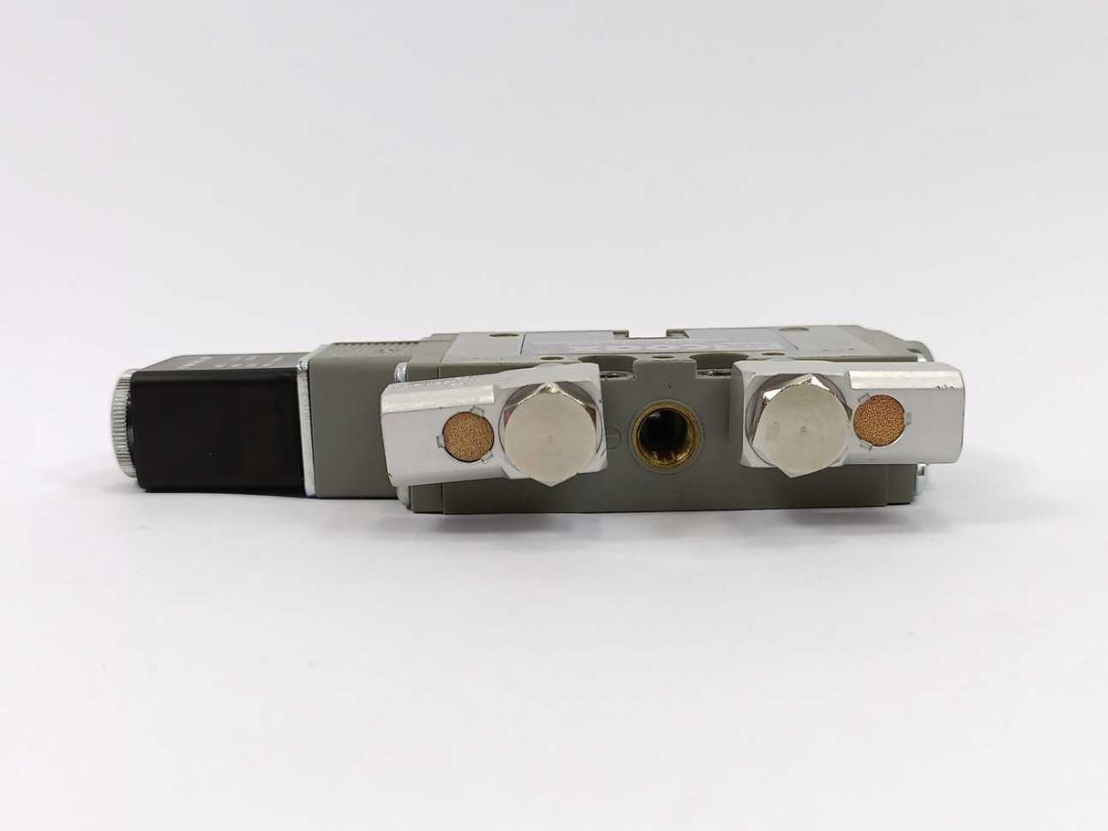 Bosch 0 820 022 986 Single Solenoid Valve w/ coil 1 824 210 291