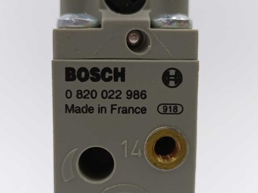 Bosch 0 820 022 986 Single Solenoid Valve w/ coil 1 824 210 291