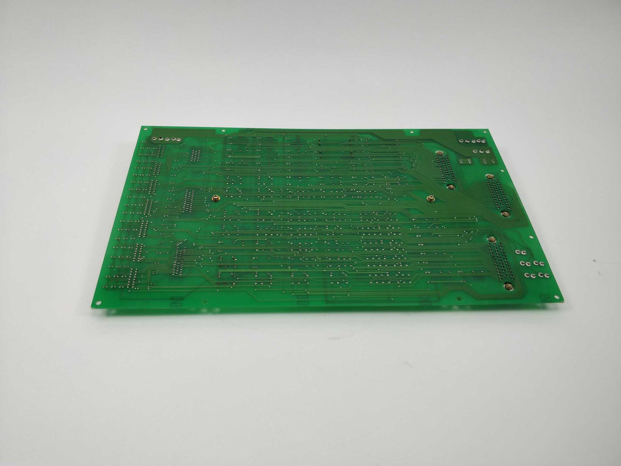 OKUMA E4809-770-032-3 Relay board