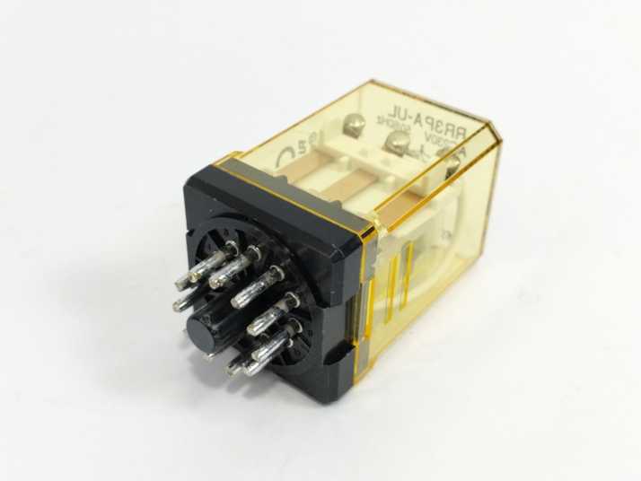 Idec RR3PA-UL Relay AC230V Batch 10 pcs.