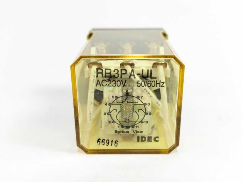 Idec RR3PA-UL Relay AC230V Batch 10 pcs.