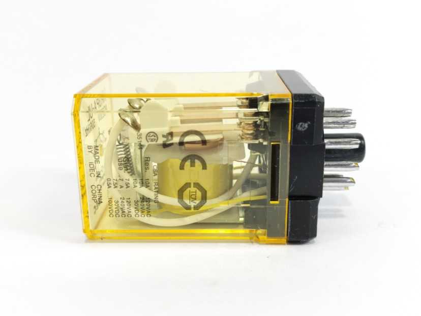 Idec RR3PA-UL Relay AC230V Batch 10 pcs.