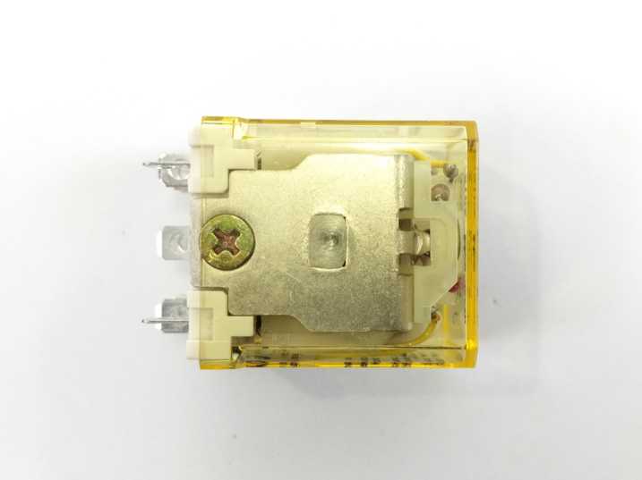 Idec RH3B-UL Relay AC230V Batch 10 pcs.