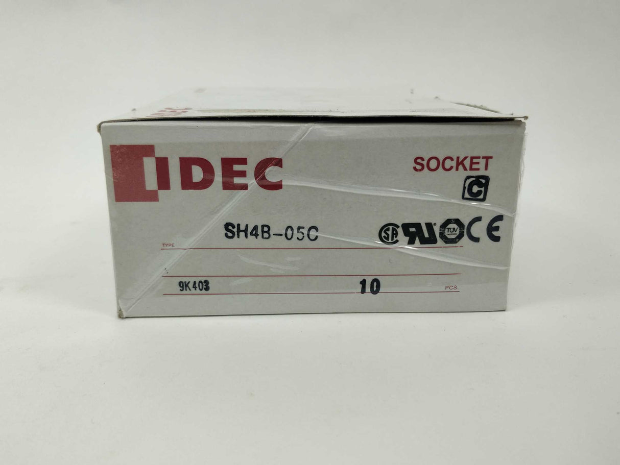 Idec SH4B-05C Socket DIN Mount fingersafe. 9 Pcs.