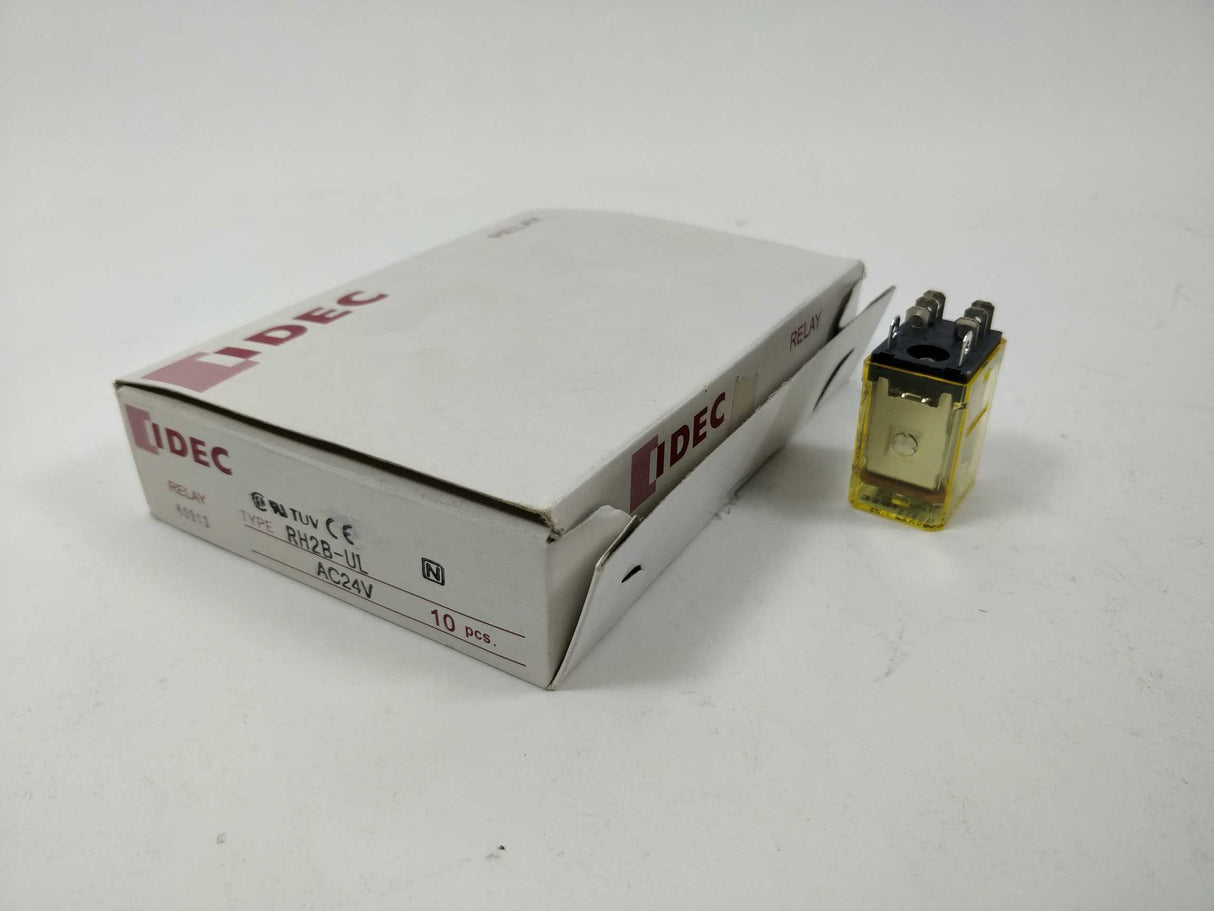 Idec RH2B-ULAC24V Relay Plug-In DPDT 10A 24VAC 10 Pcs.