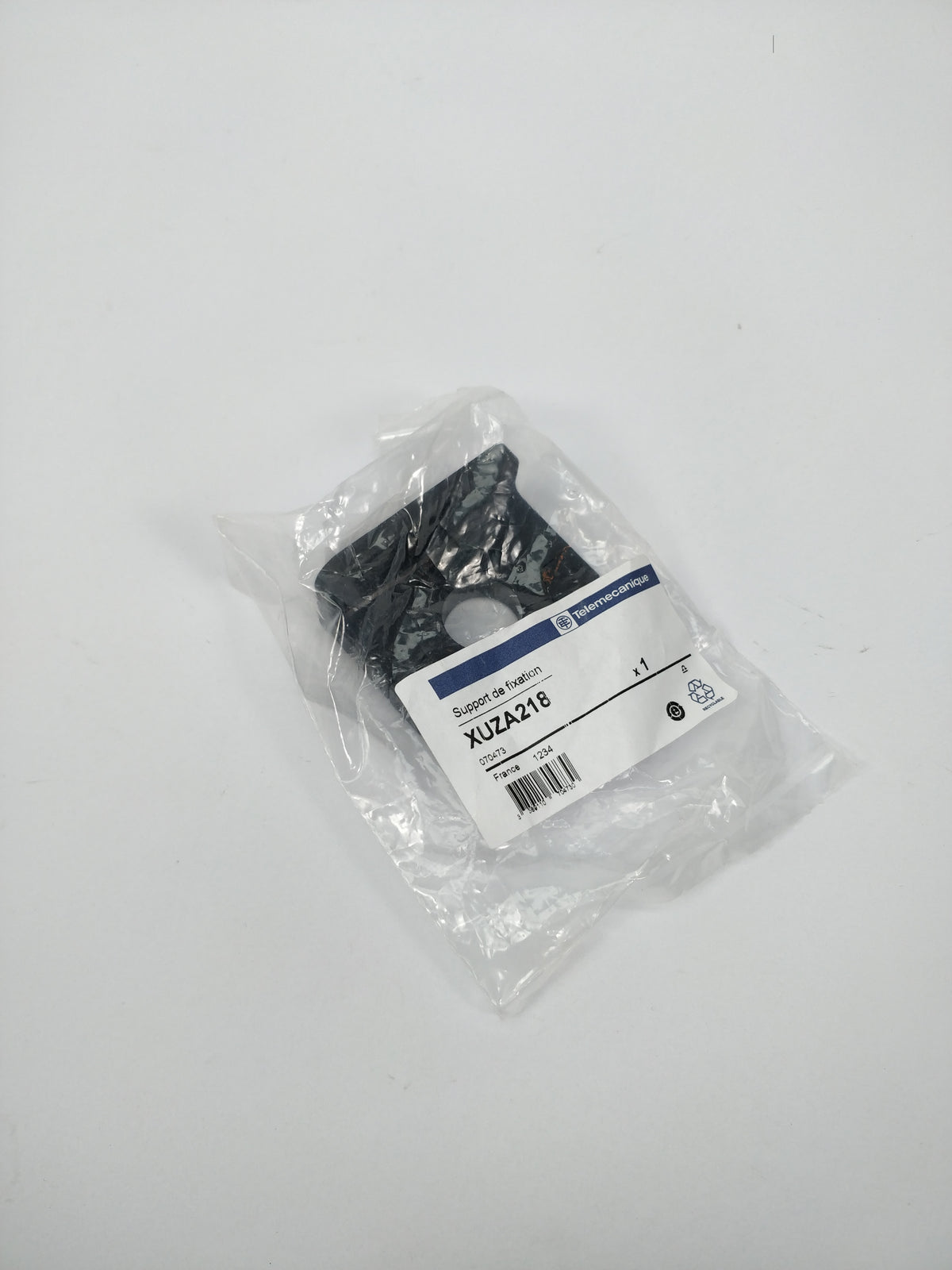 Telemecanique XUZA218 Ø18mm - fixing bracket adjustable ball-joint Pack of 2