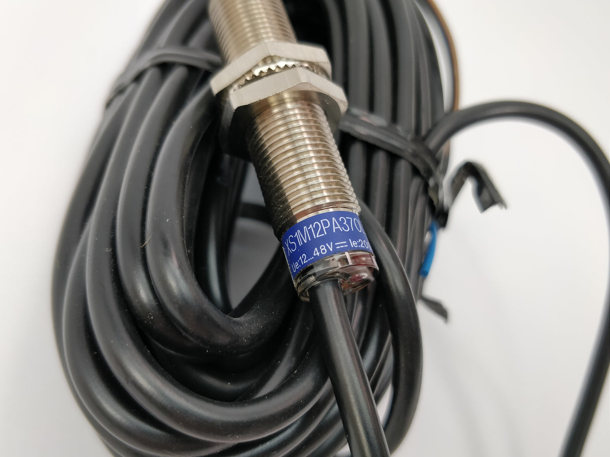 Telemecanique XS1M12PA370L2 Proximity sensor 2pcs