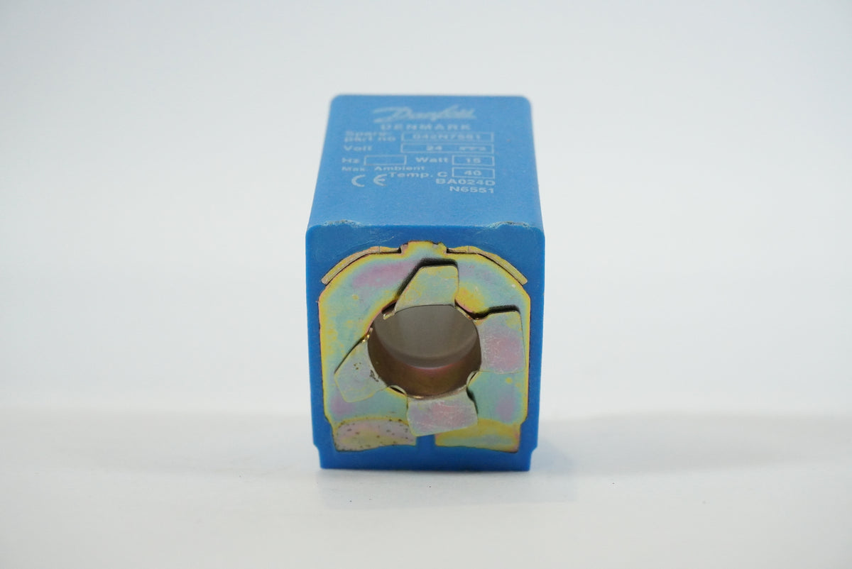 Danfoss 042N7551 Coil for Solenoid Valve 24V DC 15W AMP CONN