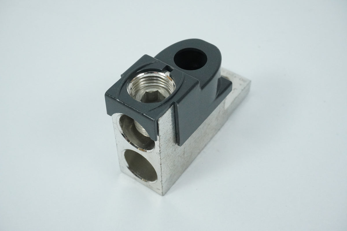 Schneider Electric LV429218 3 Connectors (2x 50-120mm²) + Phase Barriers