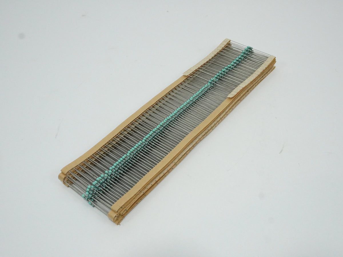Philips 232218153829 SFR25 82R Resistor