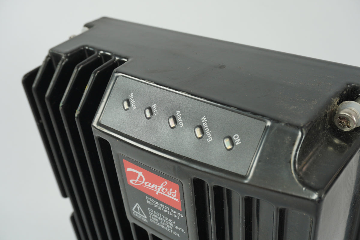 Danfoss 175X0210 FCD 315 VLT Drive crb315pt4p66ebr1d0f13t00c0