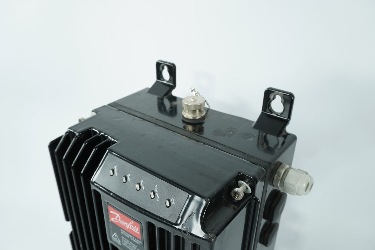 Danfoss 175X0210 FCD 315 VLT Drive crb315pt4p66ebr1d0f13t00c0