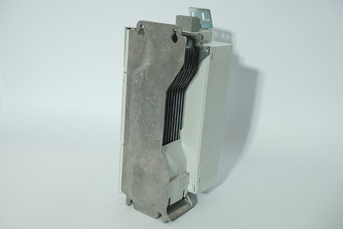 Lenze I95AE311F1AV1Z0000 i950 Servo Inverter W: I95AE311F1AV10302R, I9MAG2V00000