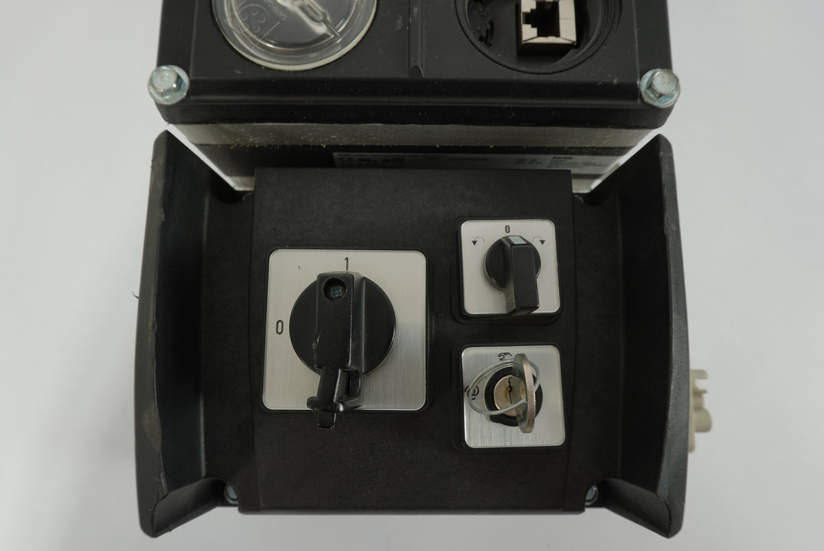 Lenze E84DGDVB11242PS 8400 motec Drive, W: Z35BBC0RC0G211F00S, E84DGS3KCENND