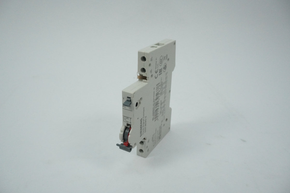 Siemens 5ST3 020-2 Fault Signal Contact  W/ Test and Reset Button Batch of 3pcs.