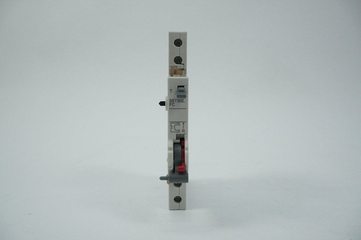 Siemens 5ST3 020-2 Fault Signal Contact  W/ Test and Reset Button Batch of 3pcs.