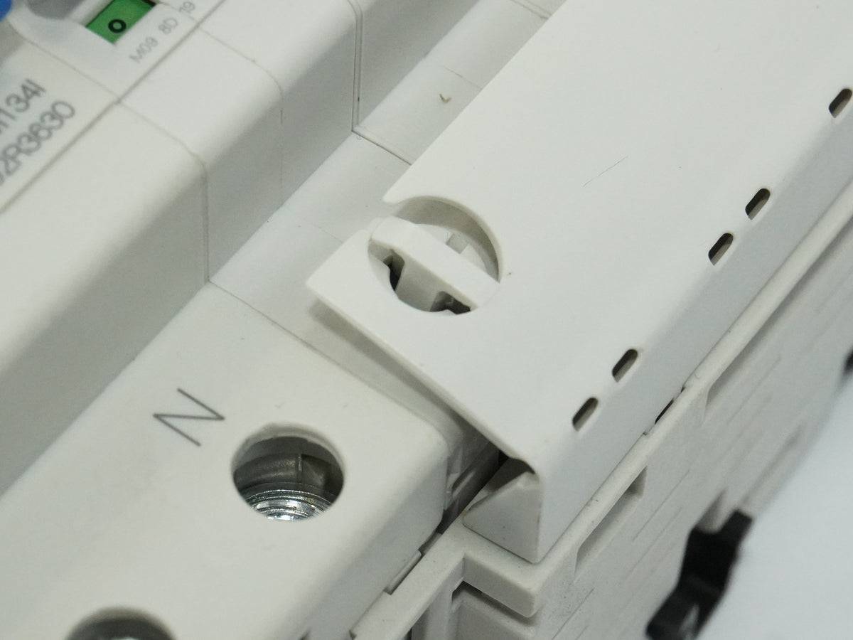 Abb 2CSB204592R3630 DDA204 B APR M134I Residual Current Device 0,3A Un: 415V