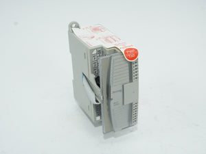 Ab 1762-OW16 Ser. A MicroLogix 1200  16 PT. VAC/VDC Relay Output Module
