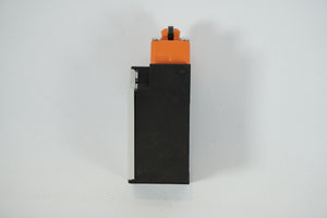 Siemens 3SE3 200-1D Position Switch Enclosed Roller Plunger 1NO+1NC