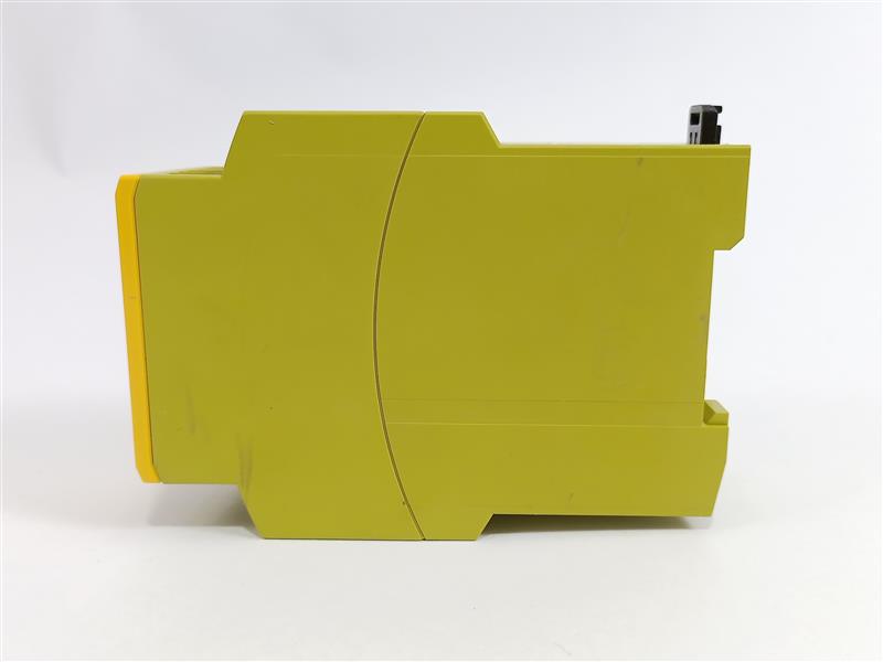 Pilz 774318 PNOZ X3 230VAC 24VAC/DC 3n/o 1n/c 1so