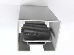 Rexroth 0820401006 pmax:10bar FD:13W11 Pneumatic Foot Switch w/ 0820401001