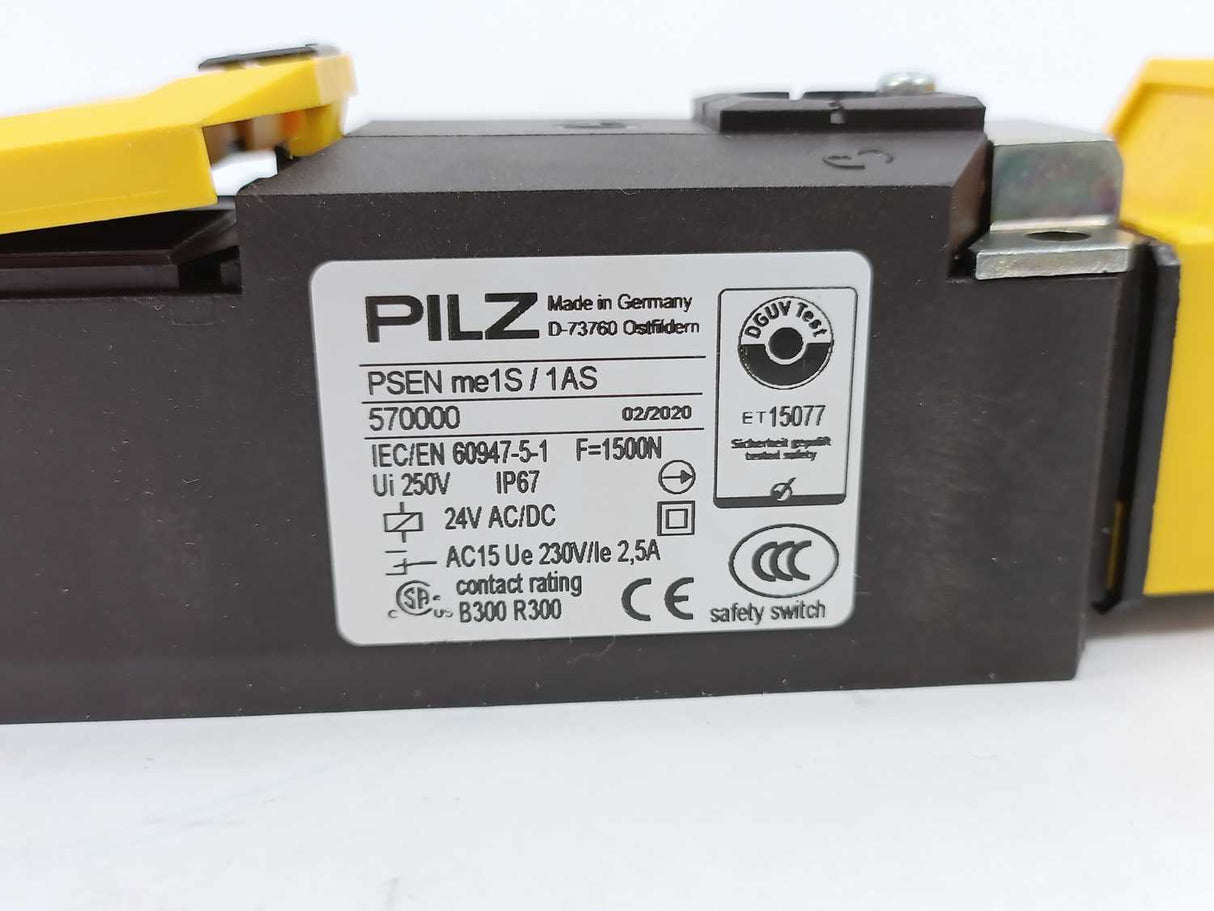 Pilz 570000 PSEN me1S/1AS door interlock switch