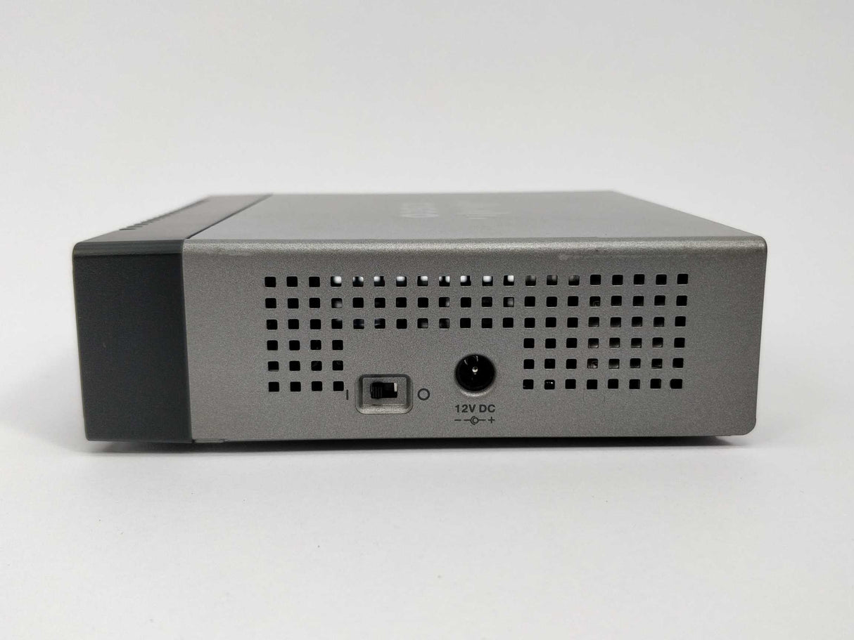 CISCO SF100D-16 16-Port Desktop 10/100 Switch