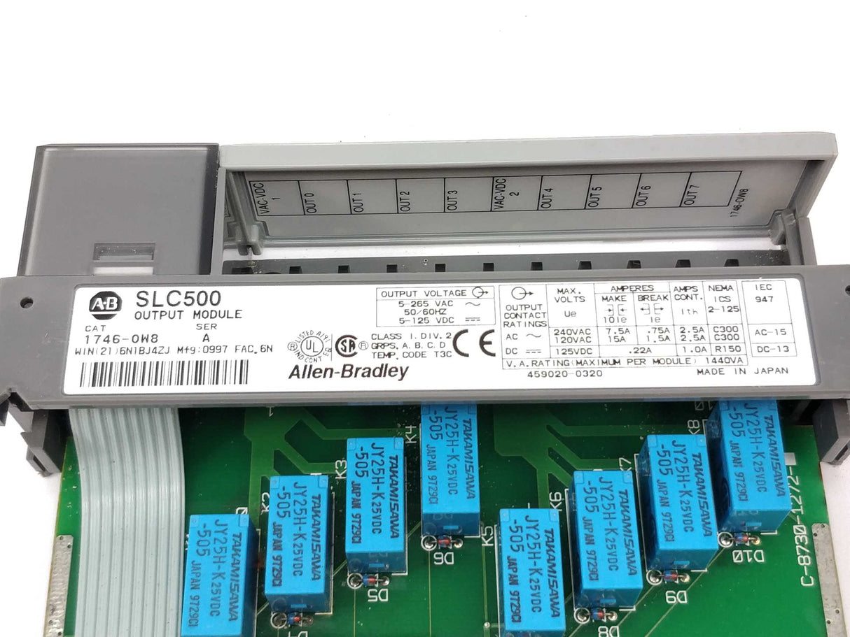 AB 1746-OW8 SLC500 output module Ser.A