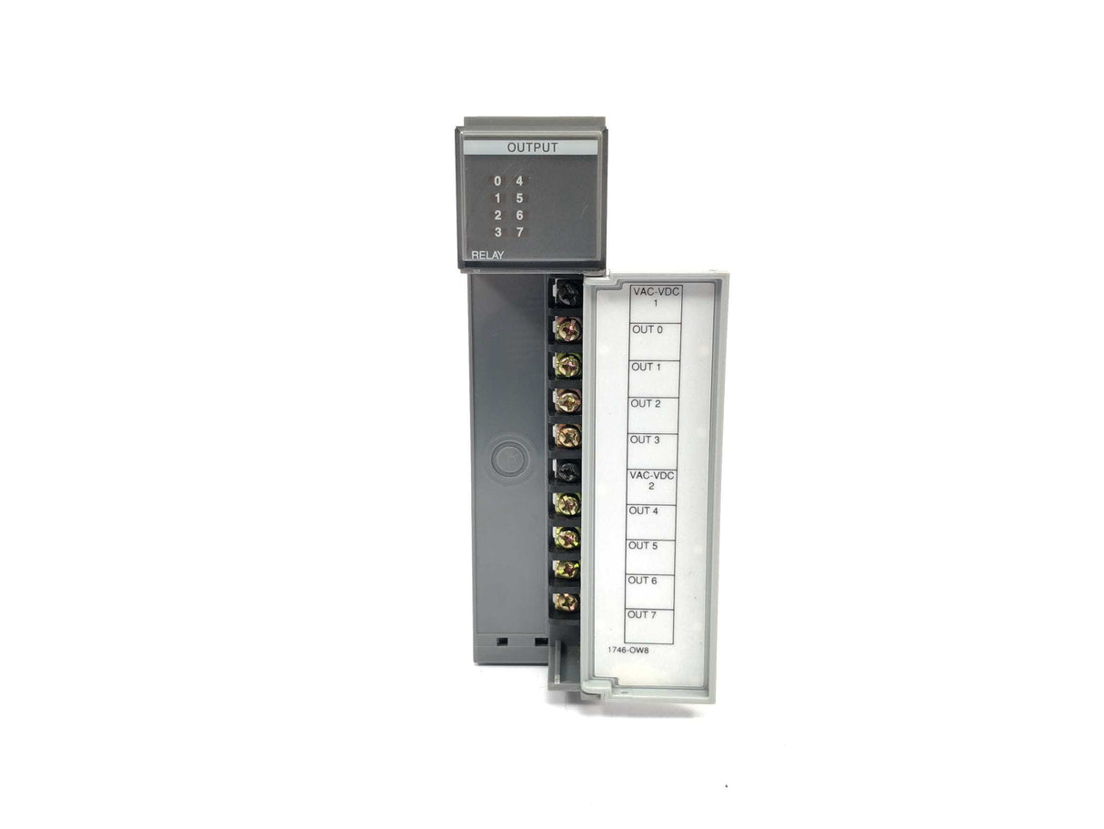 AB 1746-OW8 SLC500 output module Ser.A