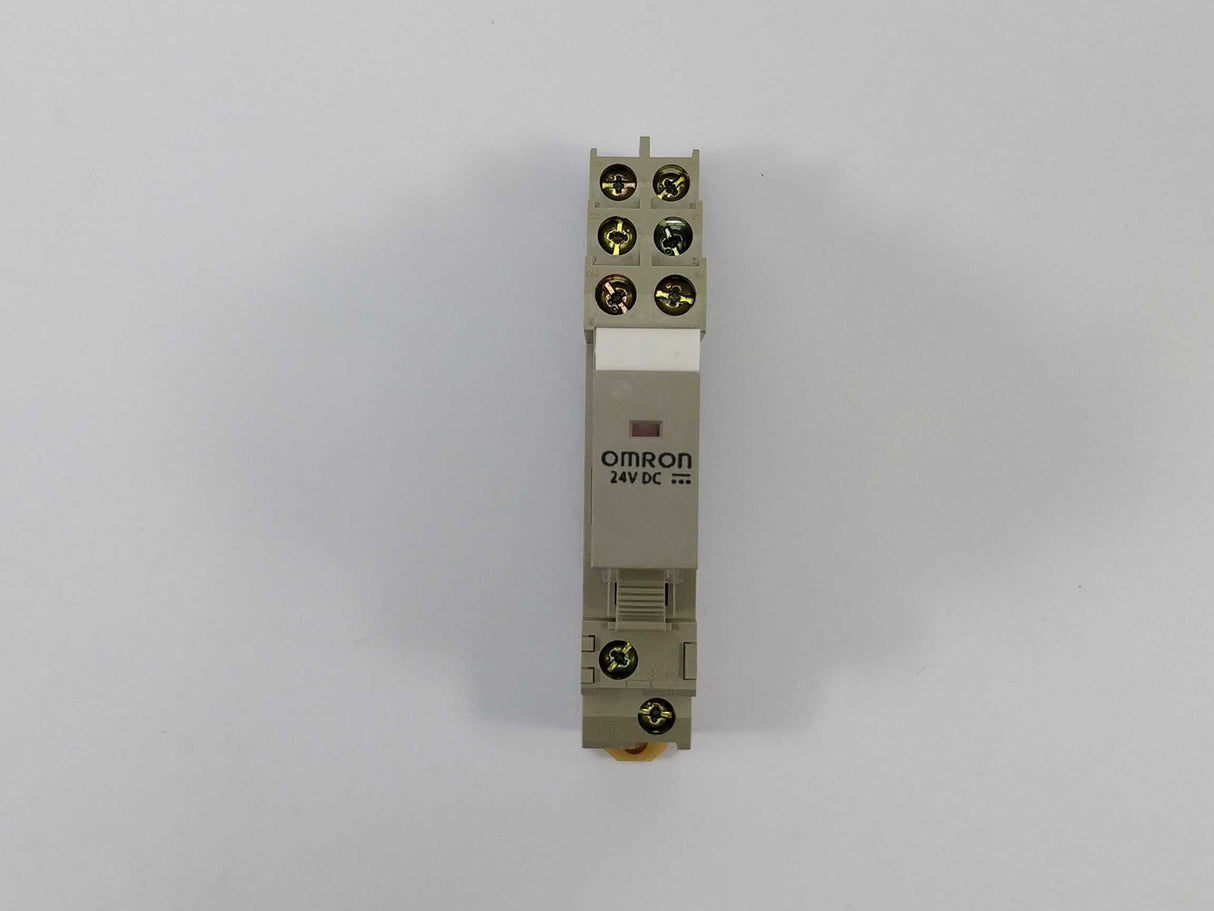 OMRON G2R-2-S (S) RELAY + P2RF-08-E