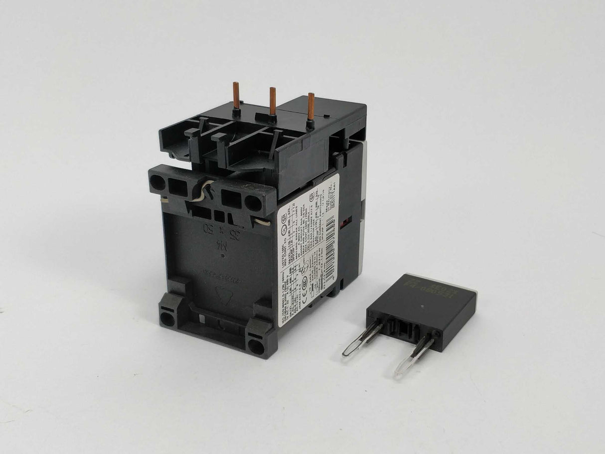 Siemens 3RT1016-1AP02 Power contactor E05 with 3RT1916-1BD00 E02