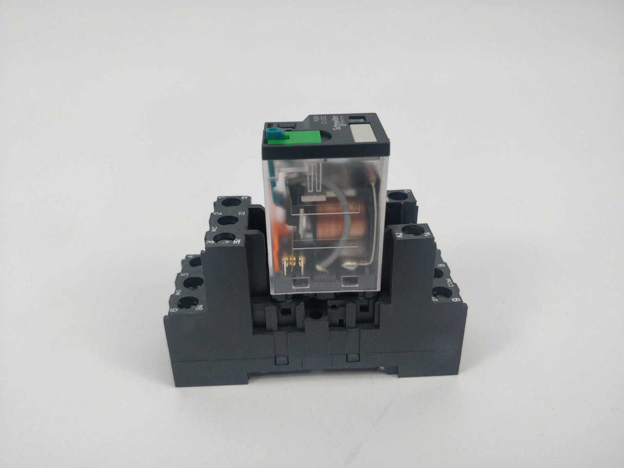 Schrack/Schneider  RXM3AB2JD Relay with socket