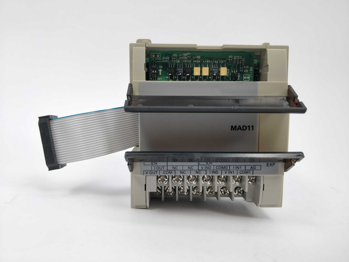 OMRON CPM1A-MAD11 A/D D/A Unit