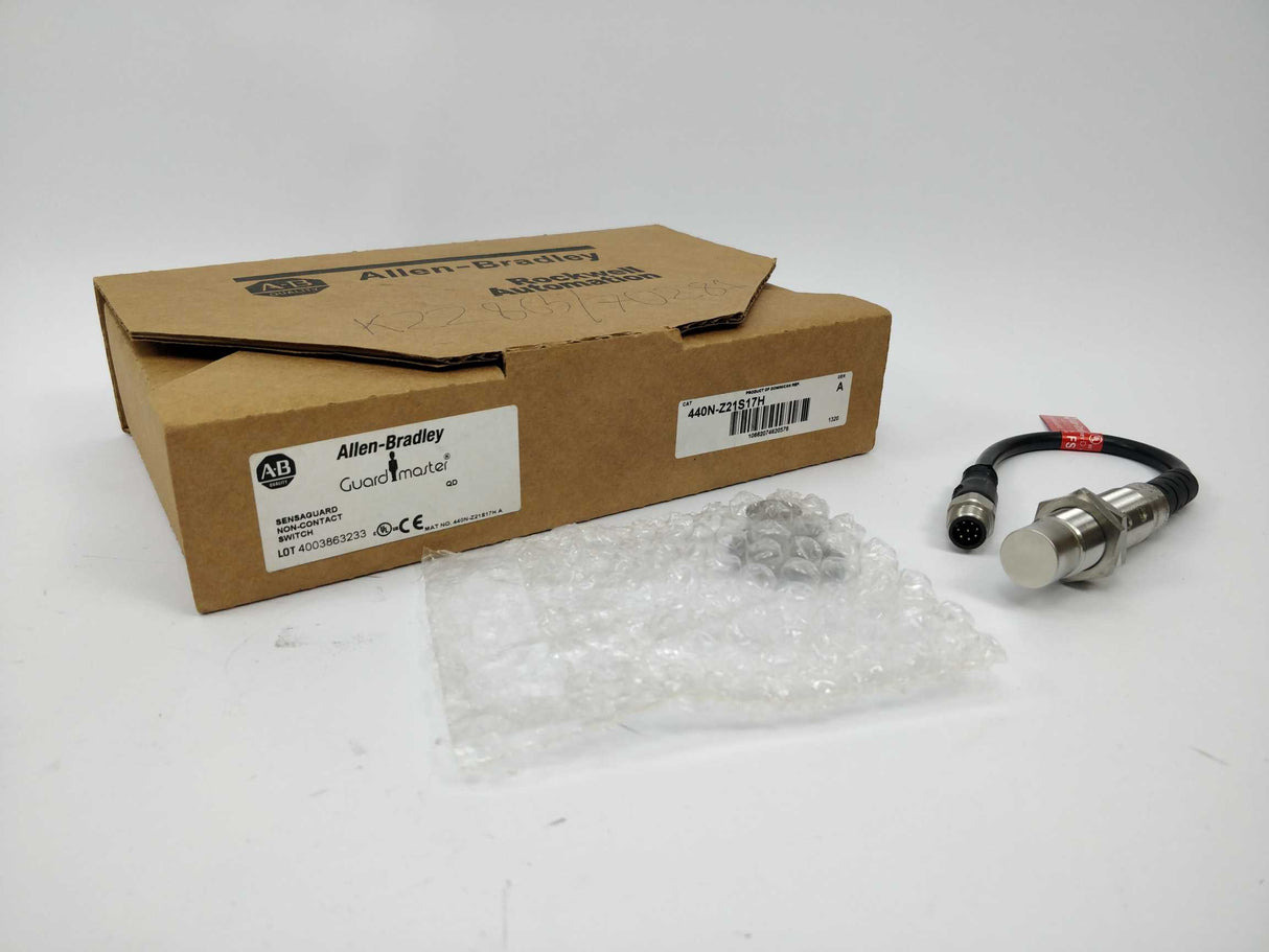 AB 440N-Z21S17H Sensaguard non-contact switch, Unused