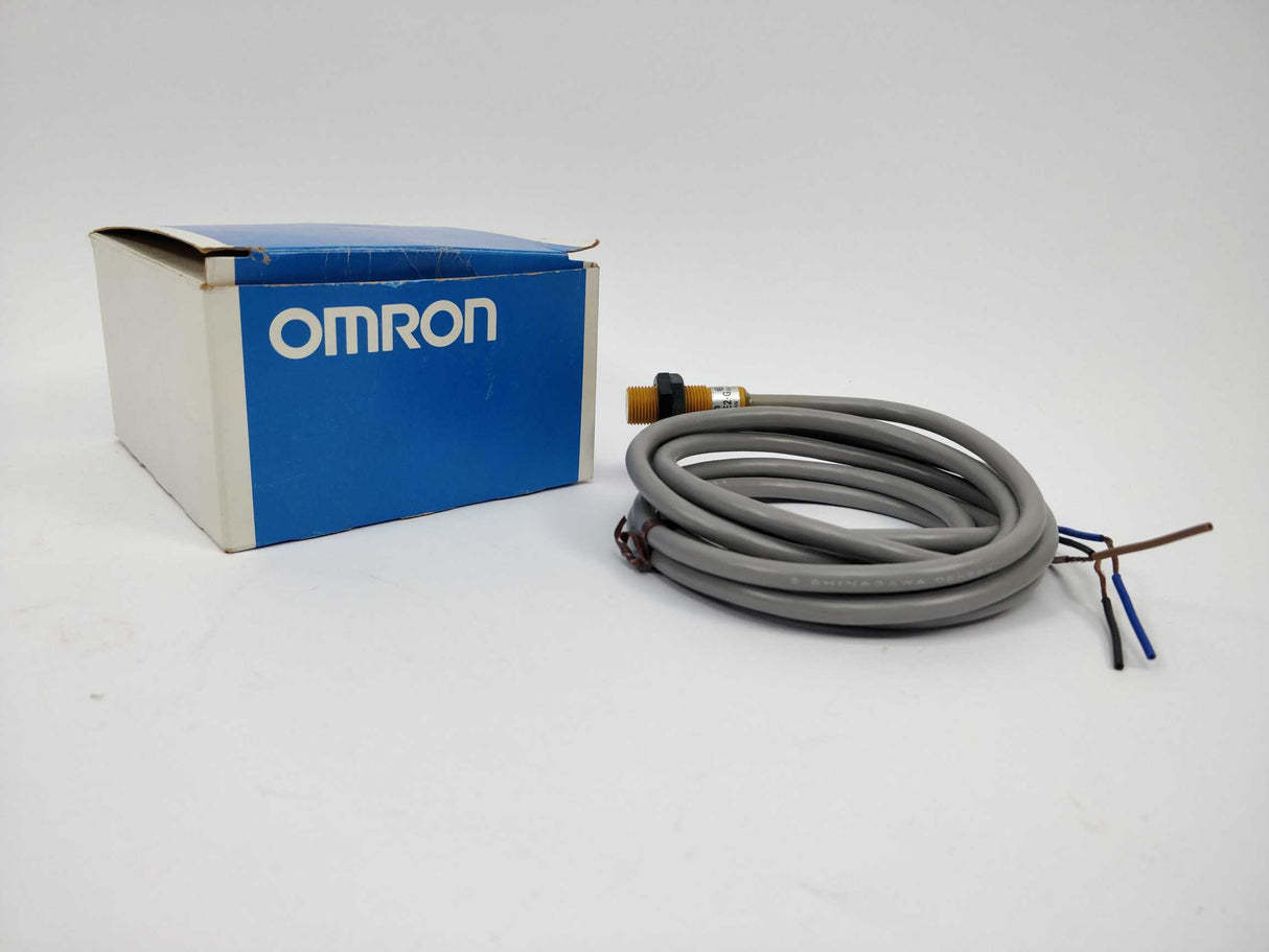 OMRON E2F-X2E2-G Proximity switch 12-24 VDC