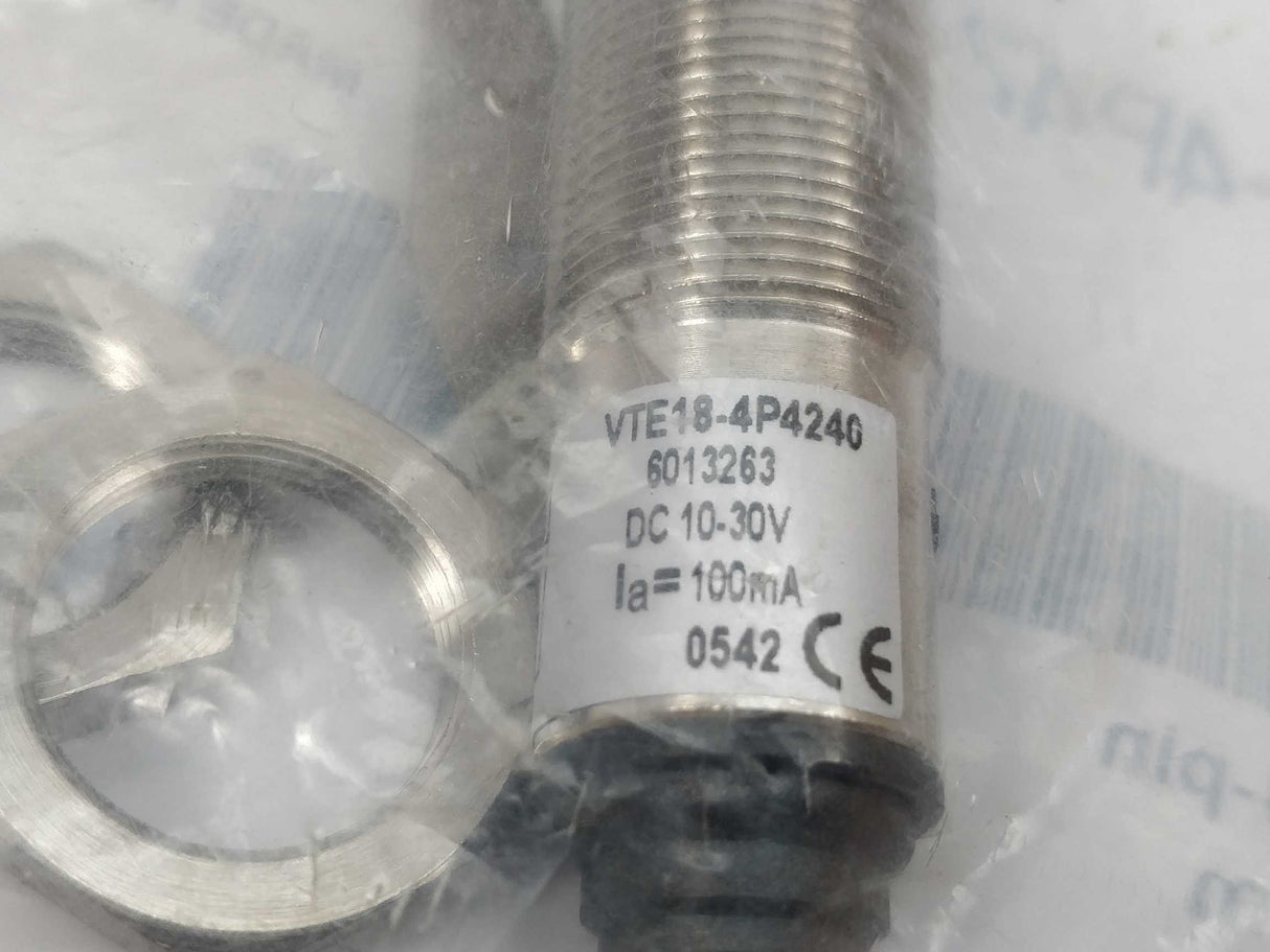 SICK VTE18-4P4240 6013263 Cylindrical photoelectric sensor