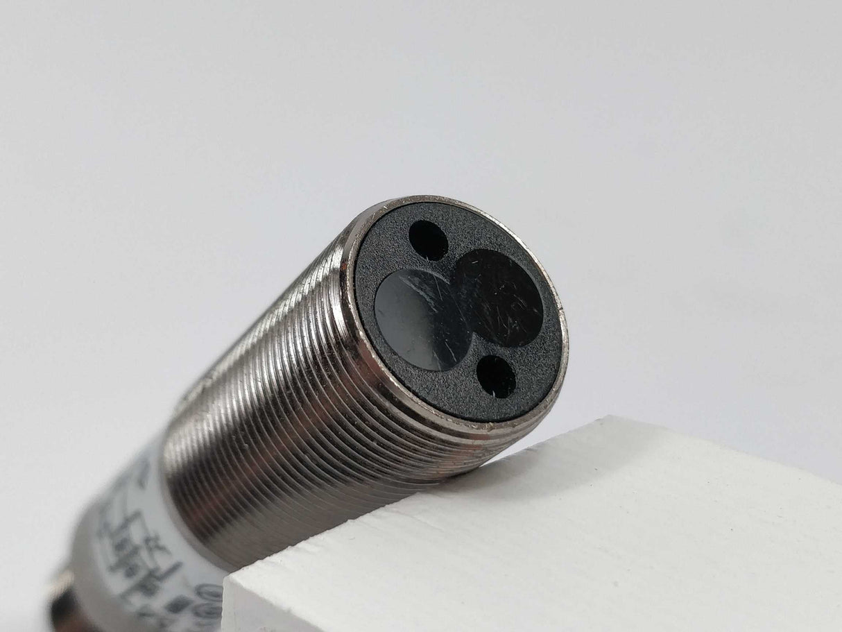 Carlo Gavazzi E01804PPAS-1 Photoelectric Sensor 10-40 VDC, 0.2A