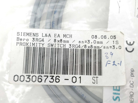 Siemens 00306736-01 Proximity Switch Bero 3RG4/8x8mm/sn=3,0mm/1S