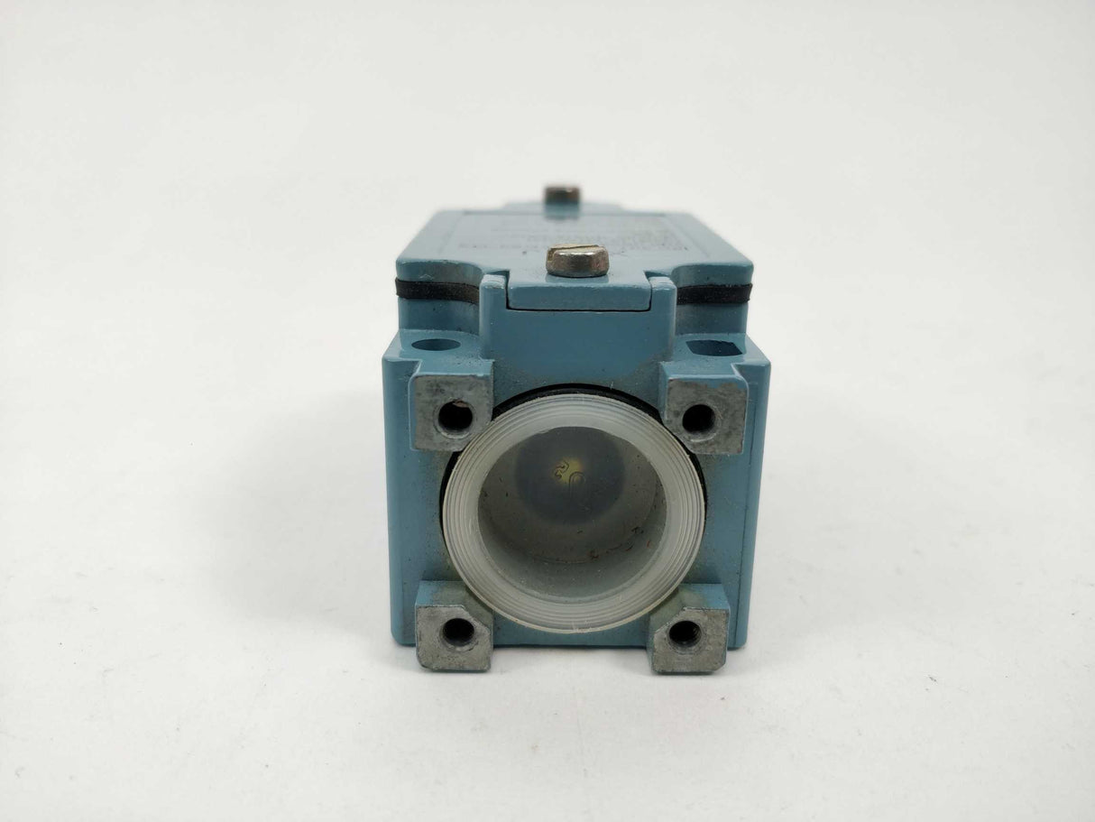 TELEMECANIQUE 64610 ZCK-J1 Limit switch XCK-J 380V