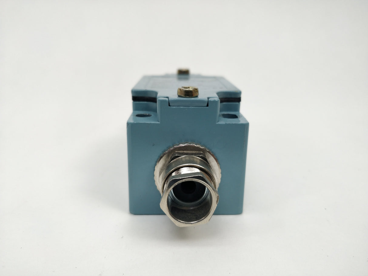 TELEMECANIQUE XCK-J Limit switch